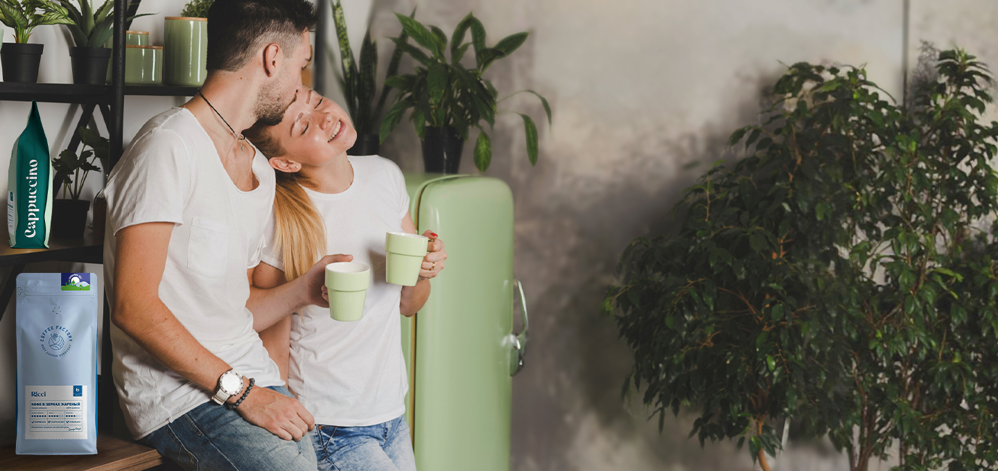 СТО ЧАШЕК КОФЕ